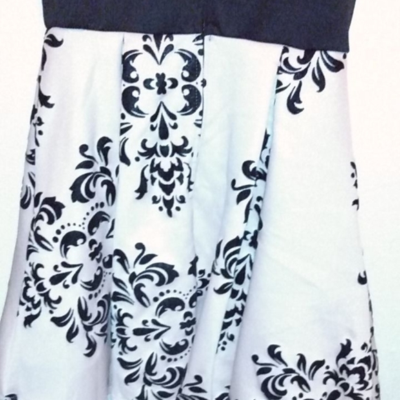 Dress - Picture 3 of 8